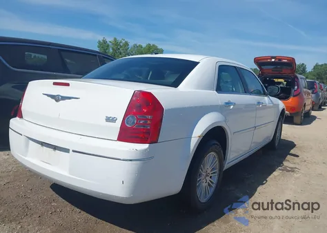 2010 Chrysler 300 Touring/Signature Series/Executive Series from USA, damaged, VIN 2C3CA5CV9AH264527